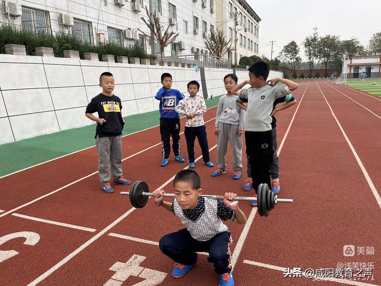 足球社团活动简介,绿茵逐梦小学生校园足球联赛