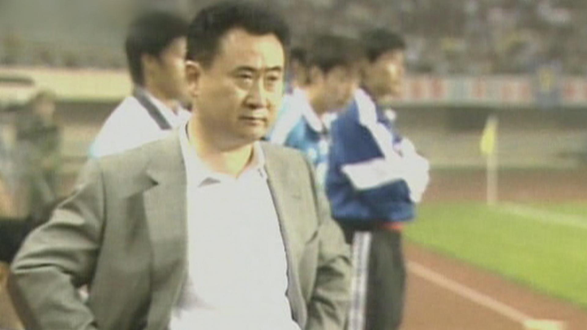 当年徐根宝在发布会上被公然喊下课，如今谢晖北上接掌大连人，这位海派教练能从恩师的遭遇里学到什么？