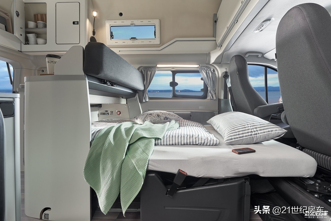 5座布局的福特低顶房车,2020款福特f550地球漫步者房车