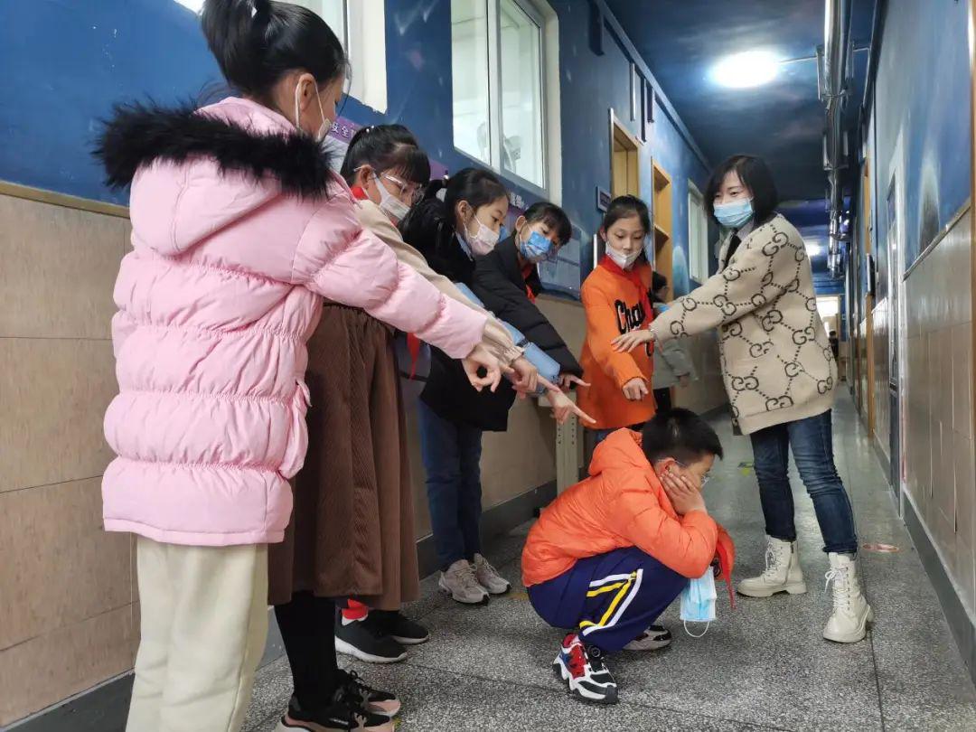 王埠小学英语模仿秀,青岛通济实验学校英语模仿秀比赛