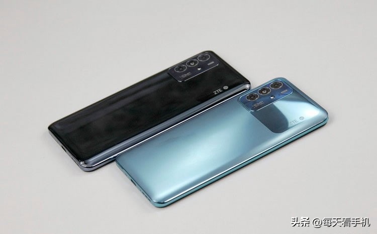 养老手机好选择，8+128G仅793元！6000mAh电池护航，出自中兴