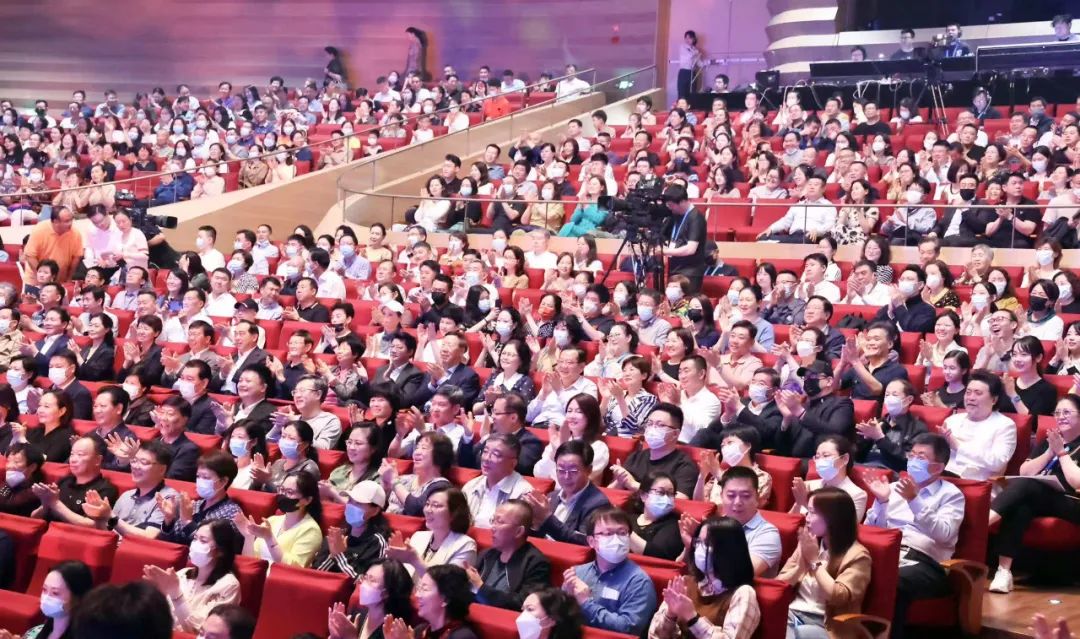 汤非歌乡愁,汤非爱上一座城