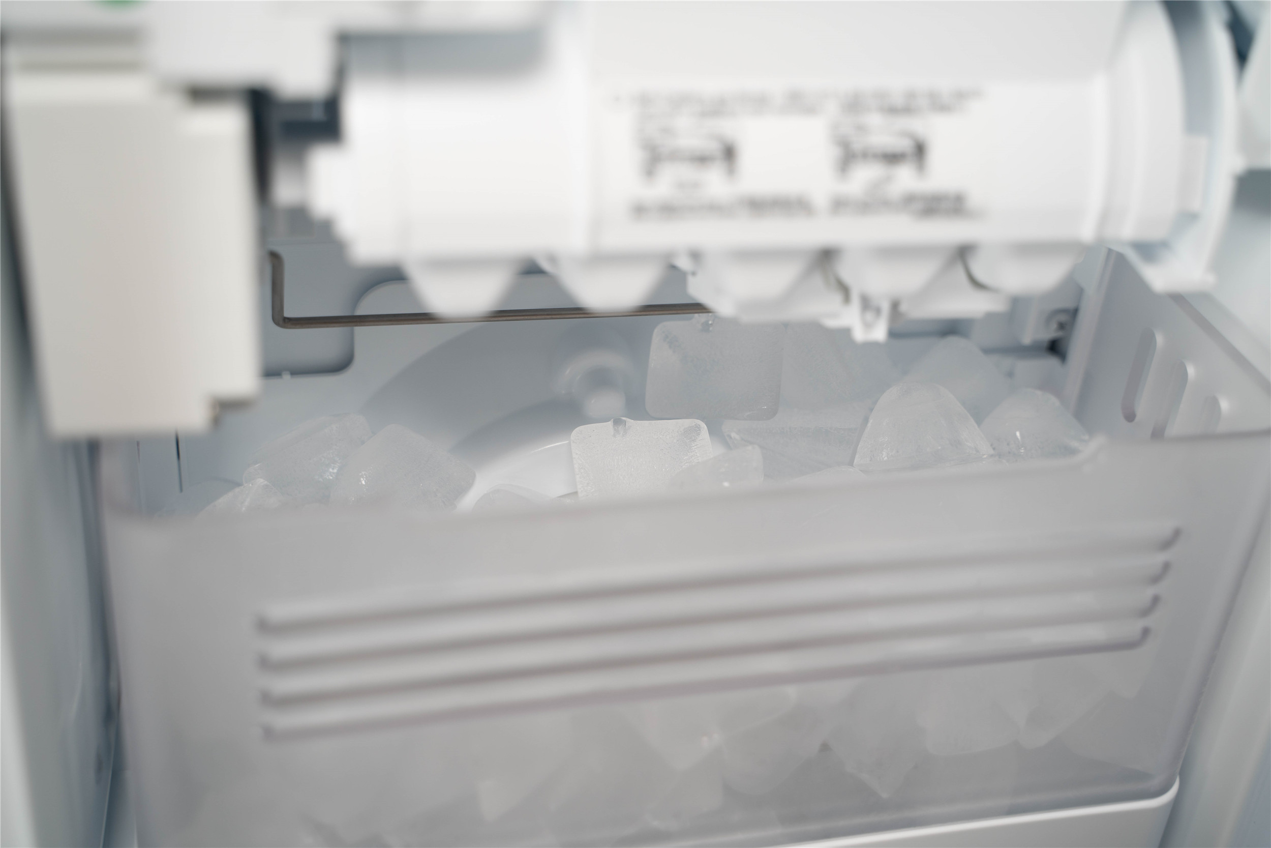 让我恩宠有加的冰箱是啥样的？LG敲一敲制冰冰箱测评体验