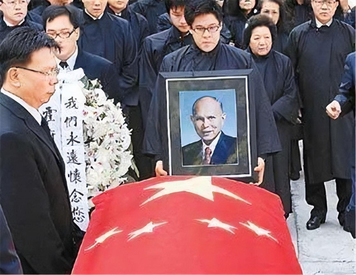 霍启刚郭晶晶在香港的地位,霍启刚郭晶晶香港媒体评价