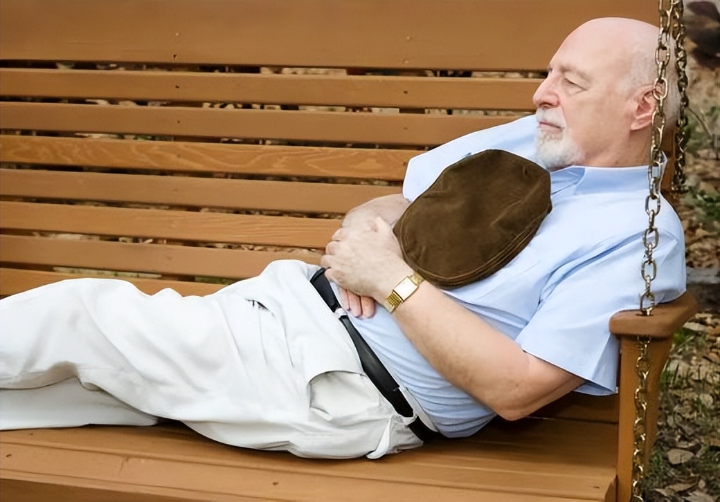 避开酒局的时候喝点醒酒护肝饮品,酒局吃什么立马醒酒