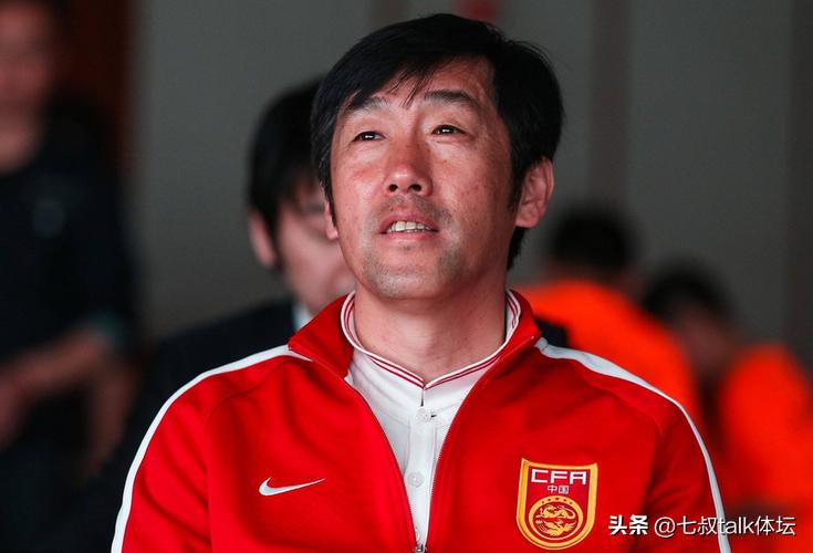 两连败后谢晖怒斥足协,高洪波谢晖出局