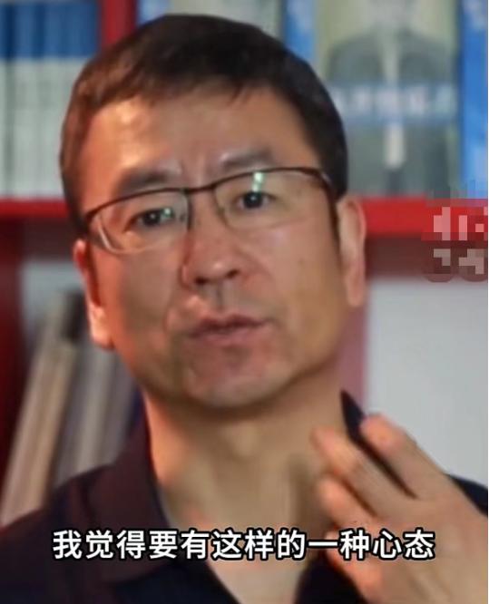 白岩松讲述再难也要努力,白岩松一切终会过去语录