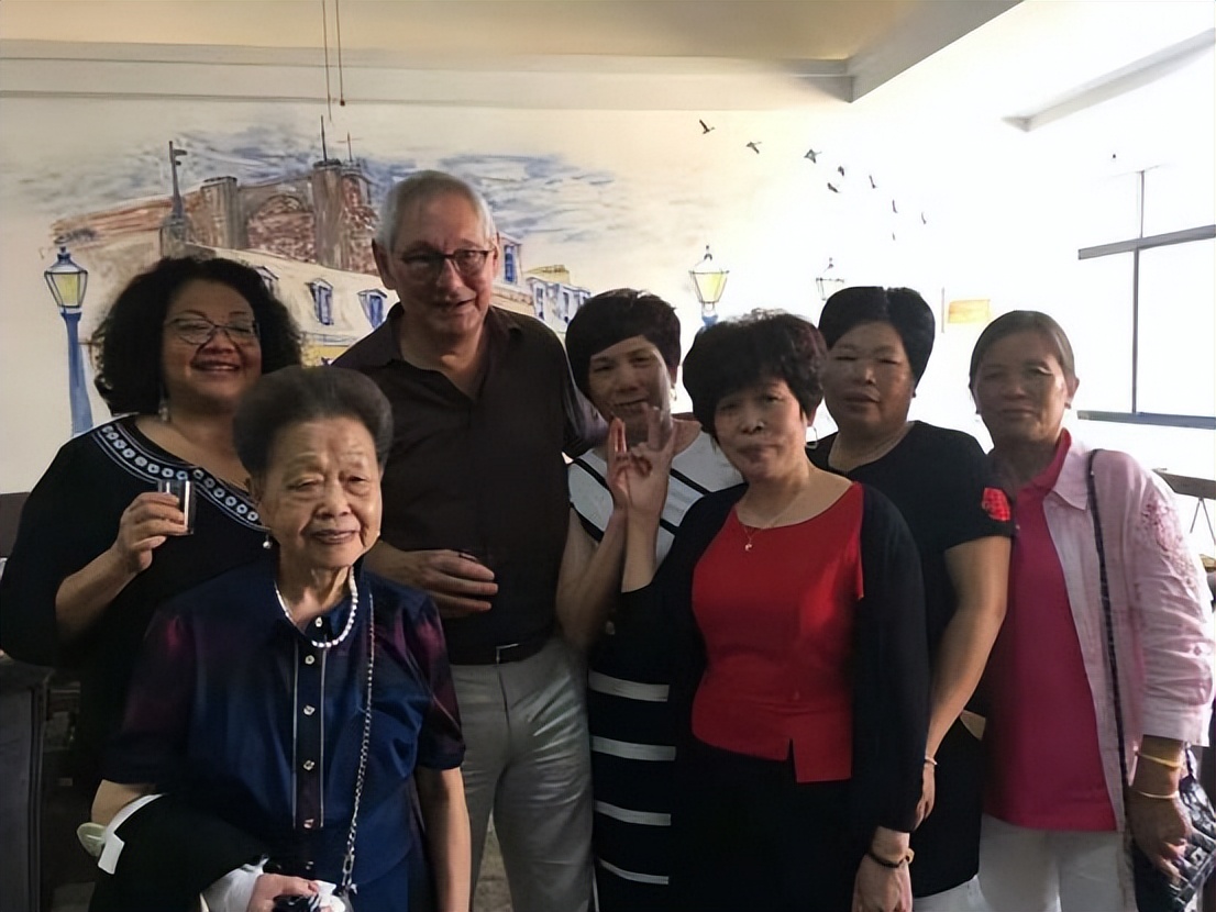 荷兰78岁老人杰克寻亲完整版,荷兰老人跨国寻亲亲人痛哭