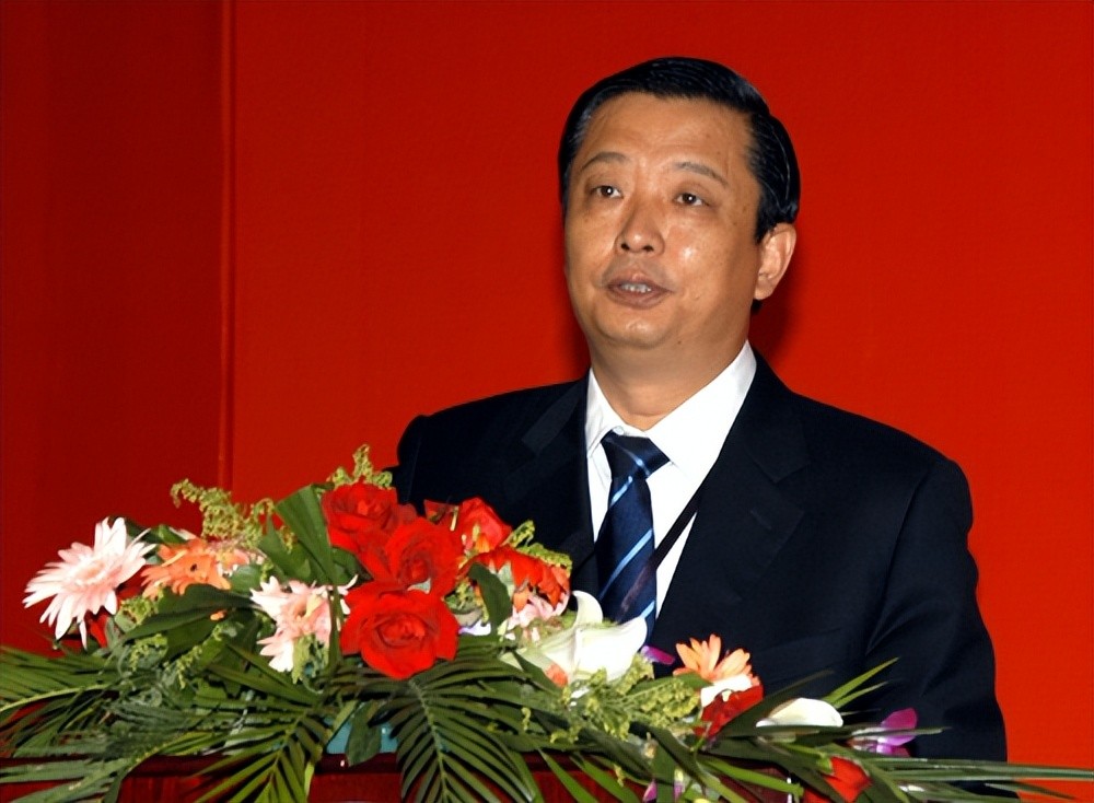 巨贪“皮四局”落马史：纪委布网调查两年，女儿回国后交代所有