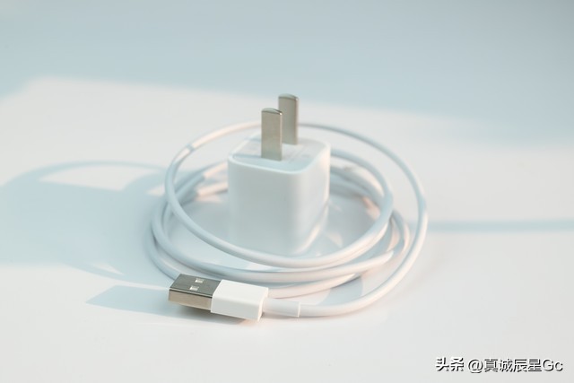 手机闪充和快充区别在哪里,手机闪充和快充有什么区别