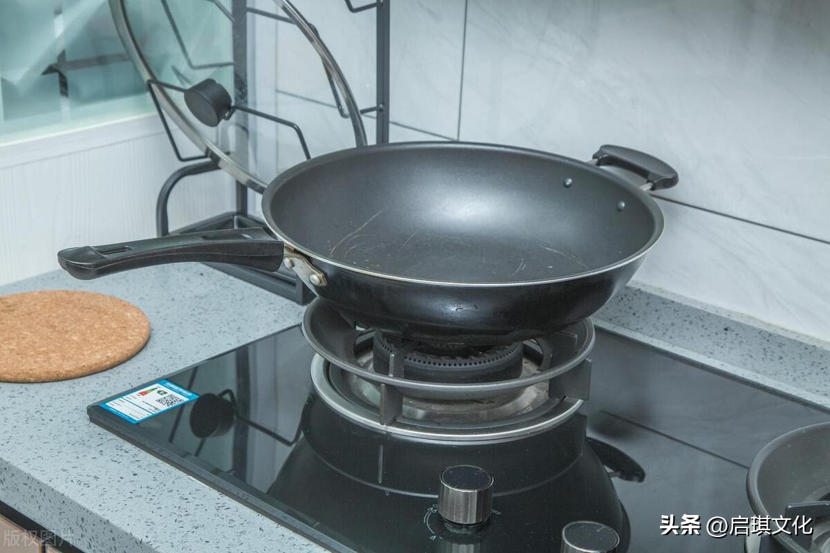 买新鞋时,鞋盒里面的那团纸不要再丢了,作用真厉害