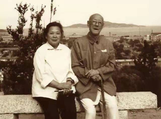 1972年袁世凯表侄向陈毅敬献一副挽联，毛主席看后：给他安排工作