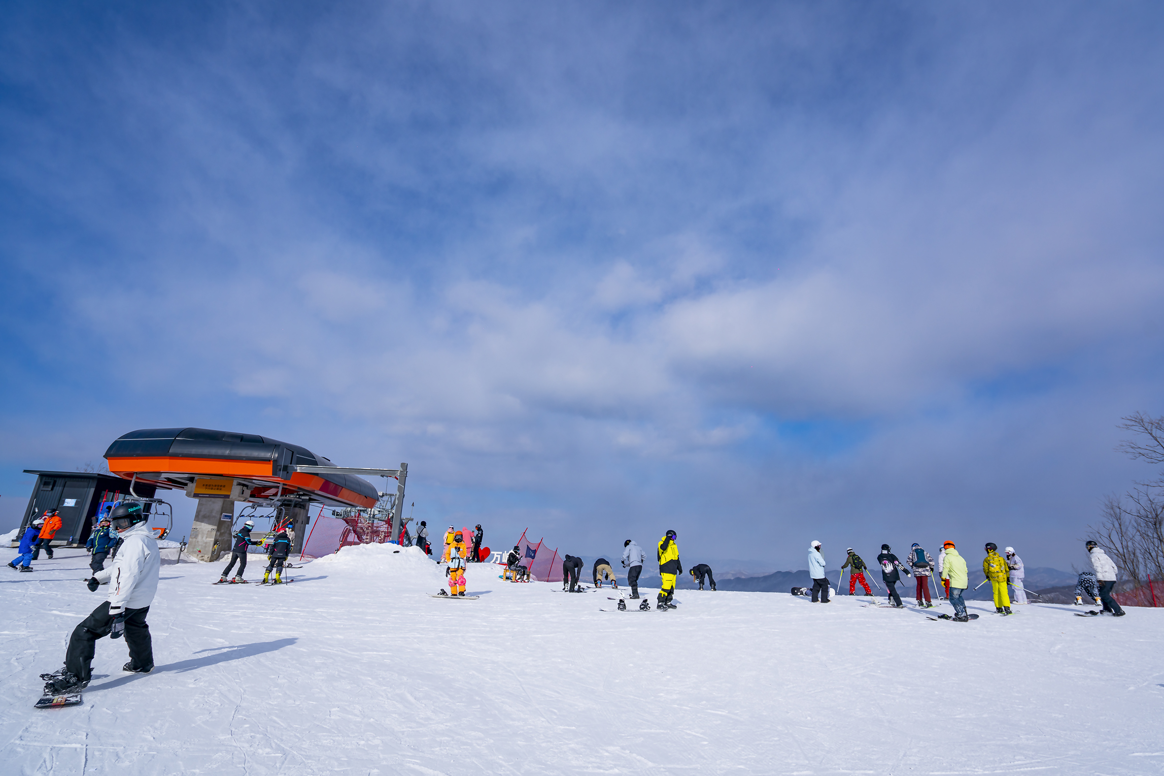 万峰通化滑雪度假区开板时间,通化万峰滑雪度假区种的什么树