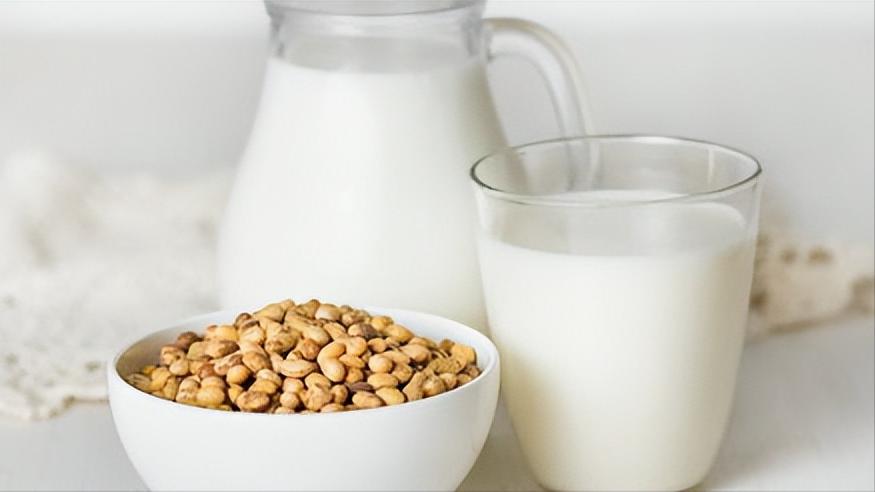 胃炎三分治七分养，医生直言：胃炎患者改善饮食才是最大的良药