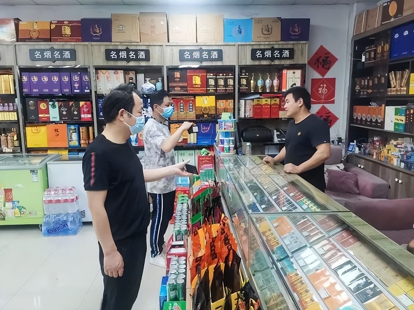 去日本买软中华香烟价格,免税烟硬中华多少钱一条