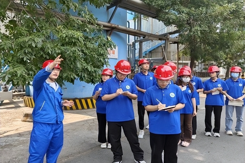 “Mg-Li”未来暑期社会实践团队走访德信联邦化学工业有限公司