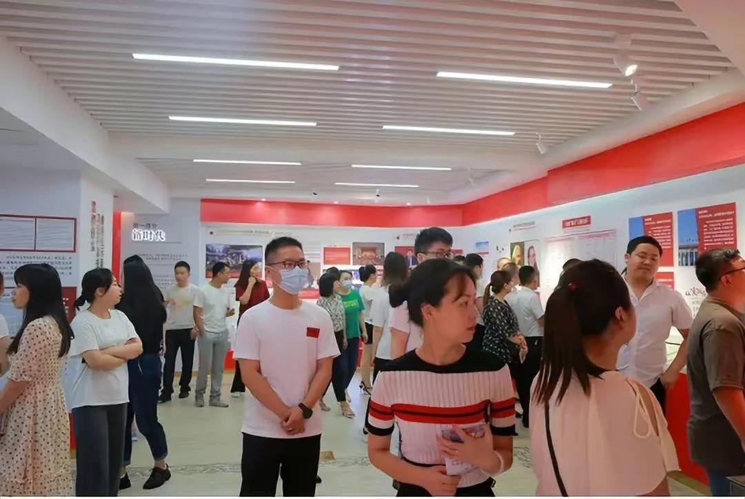 万家丽广场长沙排名第二的商圈,长沙万家丽广场宇宙中心内部图片