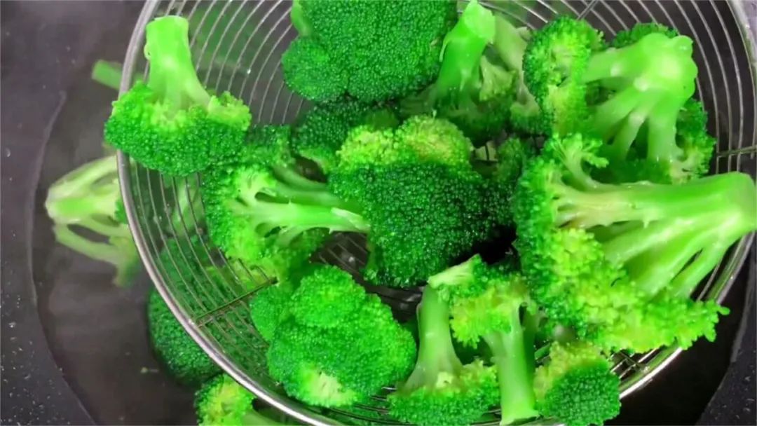 叶酸含量高的食物和蔬菜有哪些,补充叶酸的主食水果蔬菜有哪些