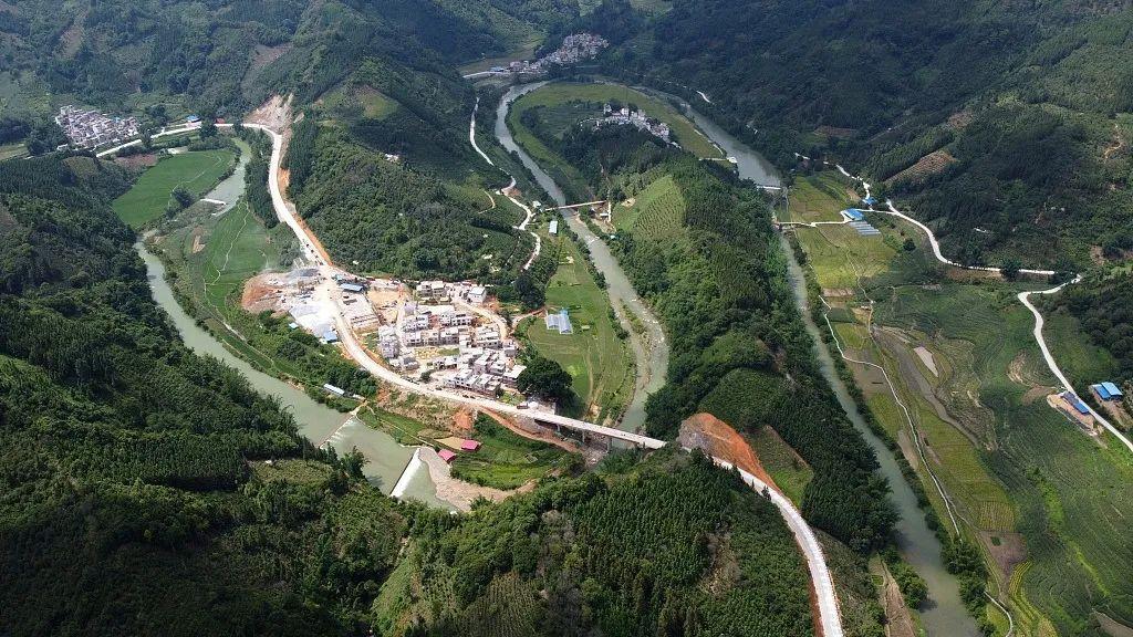 黄文秀法学硕士,村官黄文秀事迹