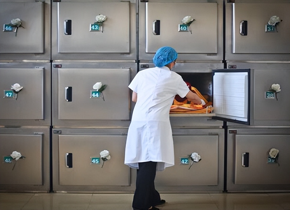 遗体被火化后为什么只剩下骨灰,遗体火化后为什么没有牙齿