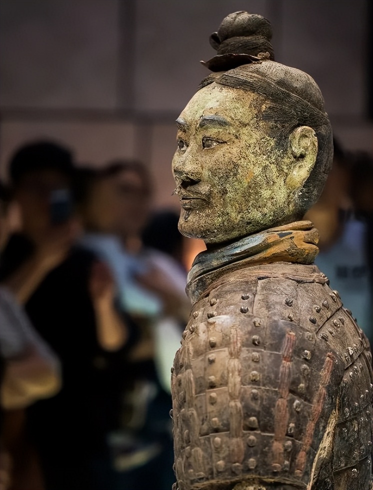 兵马俑里藏着不为人知的秘密,兵马俑中最诡异的一张脸去哪了