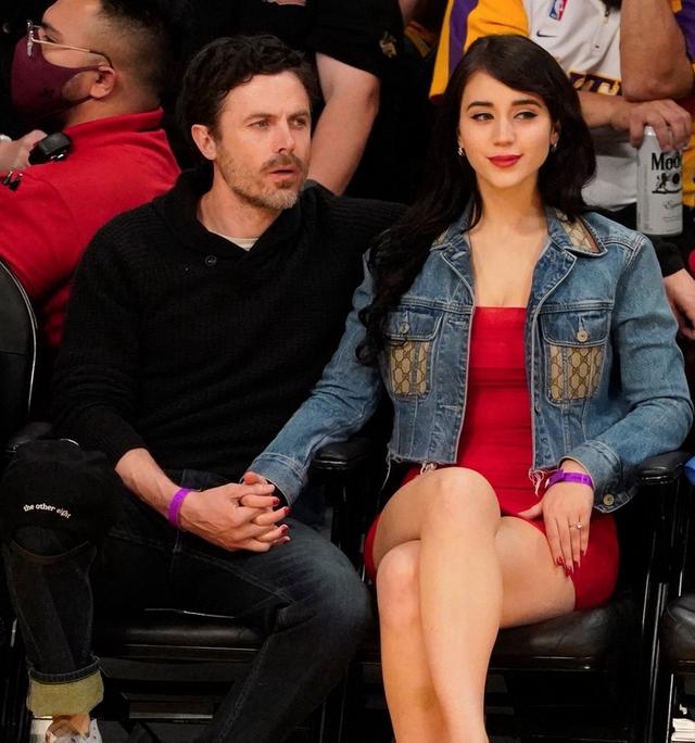 湖人队场边女球迷,湖人场边女粉丝