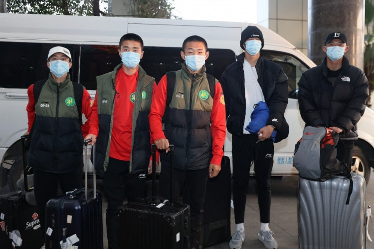 吹毛怪李铁剃头后的样子,李铁剃头的样子