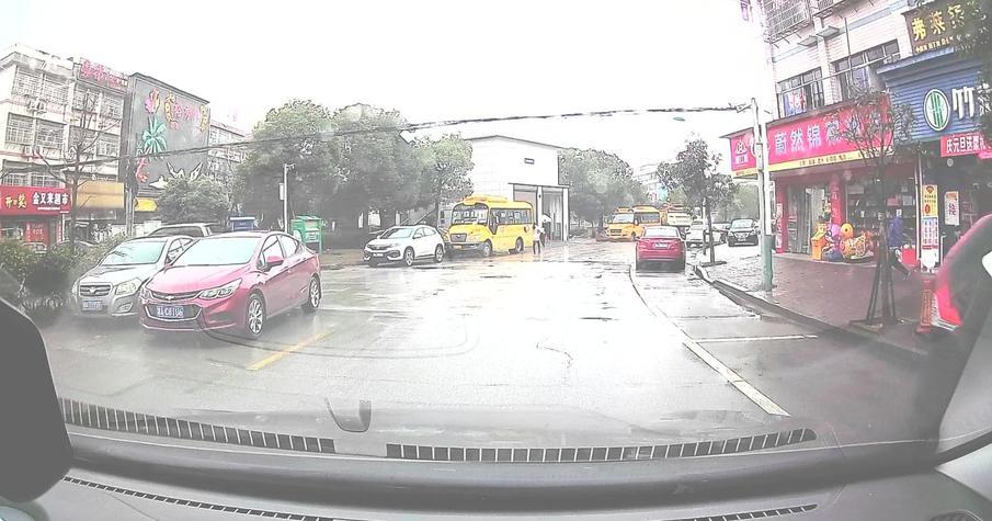 买一年的车车漆就老化,喵哥说车车漆修复