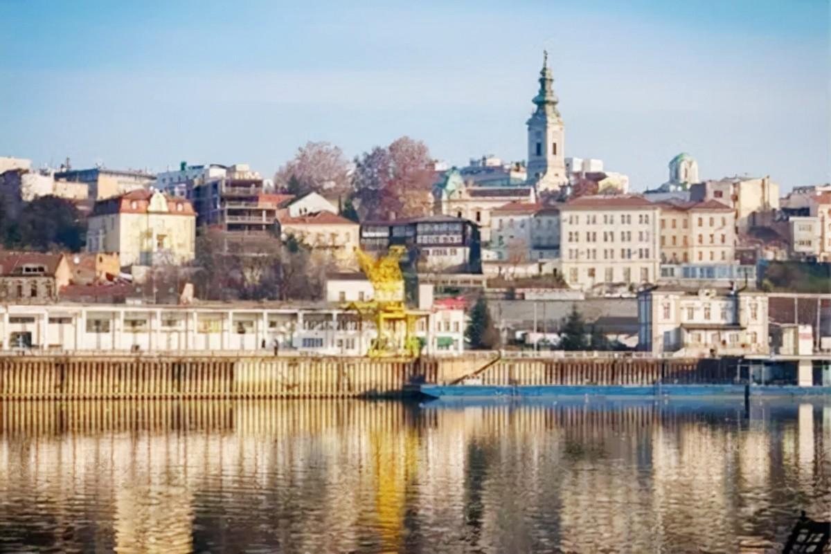 塞尔维亚宣布全国进入紧急状态,塞尔维亚进最高战备状态