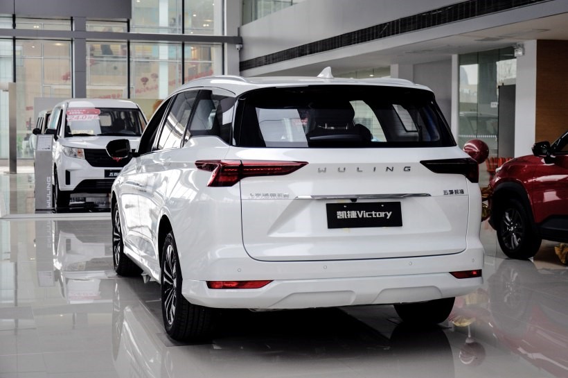 开了3千公里后，车主自曝购车经历，为何没选宝马却买了五菱