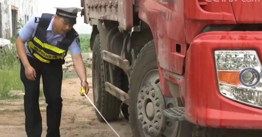 回顾中年夫妻不幸遇害事件,患难夫妻车祸现在怎么样了