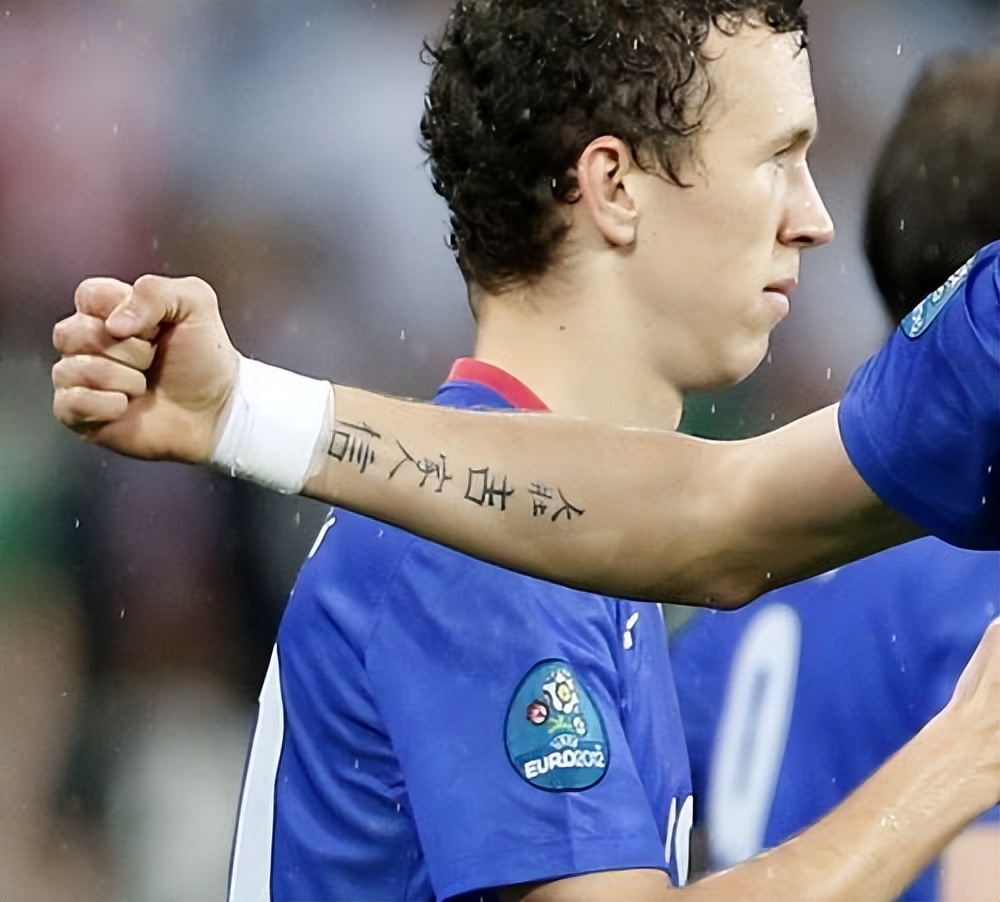 老外的奇葩纹身,老外纹身汉字