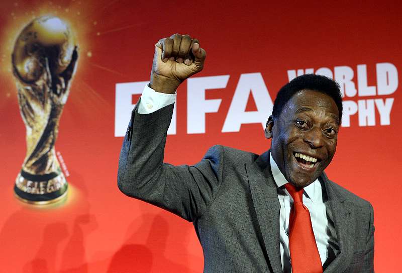 梅西和c罗谁能打破他们的纪录,世界名帅对梅西和c罗的评价