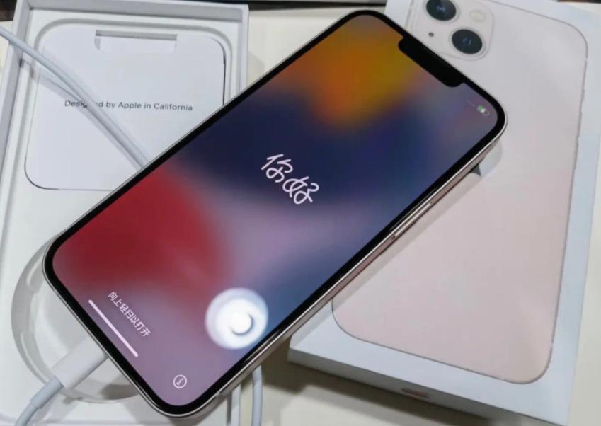 国产手机挑战下，iPhone13价格松动，跌价760元果粉感叹买早了