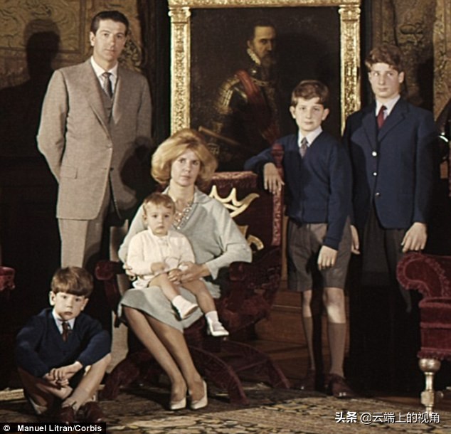 西班牙公爵是个整容怪咖，她用亲身经历告诉人们有钱也买不到美貌