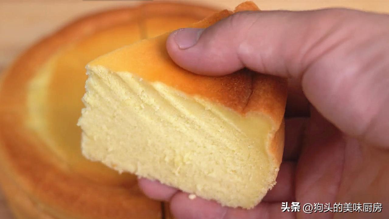 鸡蛋放绞肉机里做蛋糕,把鸡蛋放入绞肉机