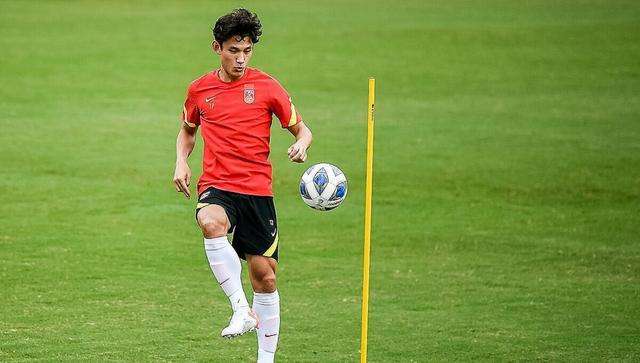 李霄鹏的国足最佳后防线浮出水面，泰山后卫将是蒋光太的最佳组合