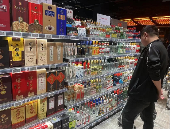 红星二锅头的仿冒品,红星二锅头造假窝点