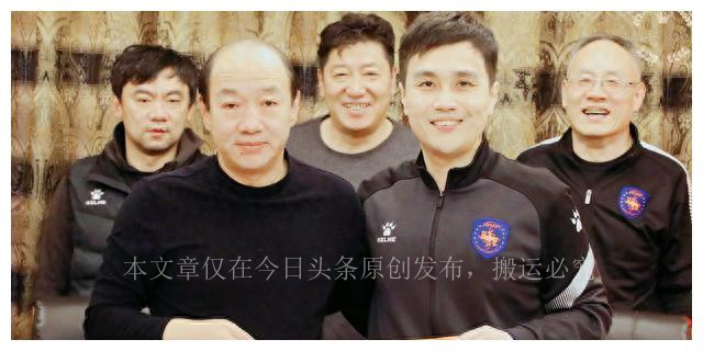 海牛追风少年,海牛第一任主教练