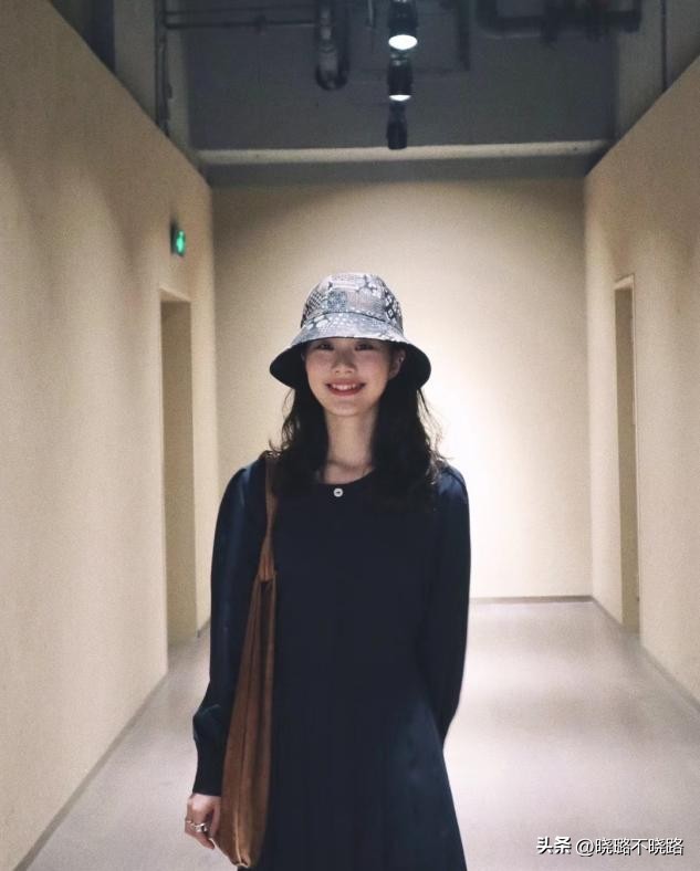 果然脸小的女生好看,四方脸适合戴牛仔渔夫帽显脸小吗