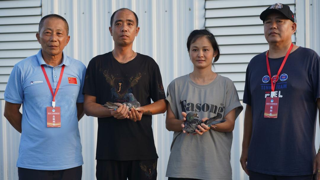 陋棚一样可以飞出“飞龙荣耀杯”13760羽总冠军，王志杭夺得亚军