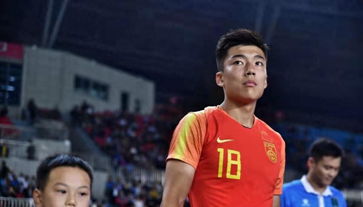 当今足坛无可争议的最顶尖的巨星,曾被寄予厚望的足坛十大失望天才