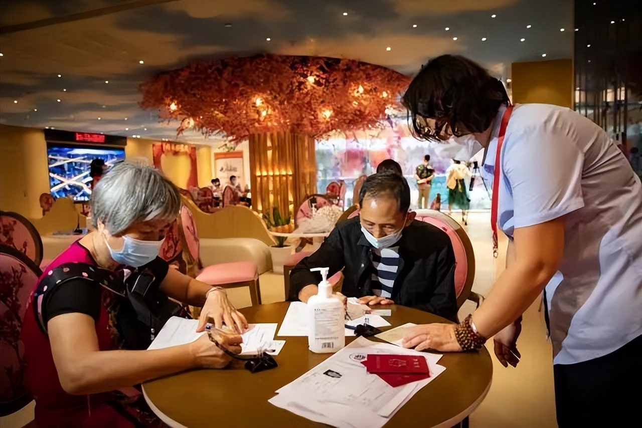 贾梅老李复婚官宣视频,恭喜他们白头到老