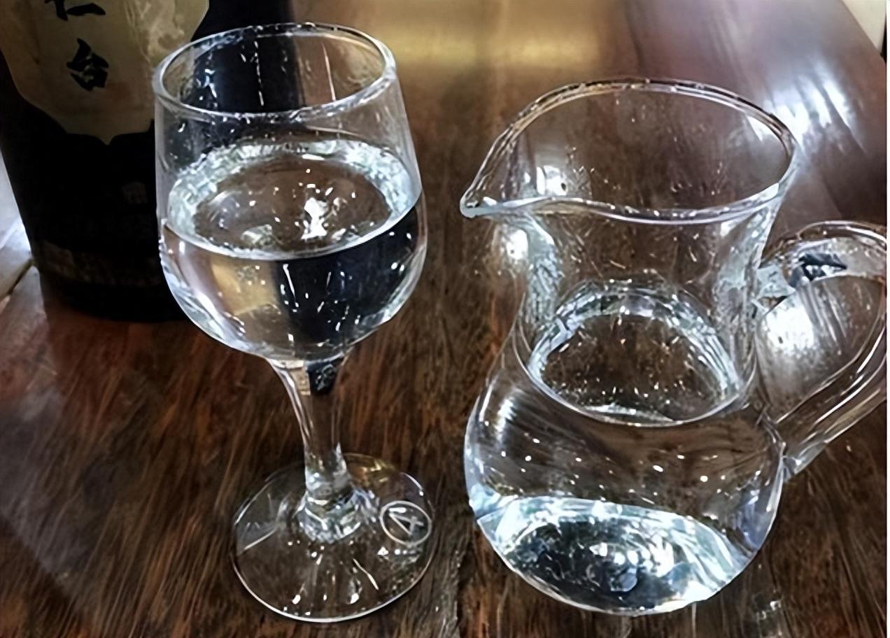 2016年呼和浩特男子性能力不行,质疑妻子出轨,变态行为终酿