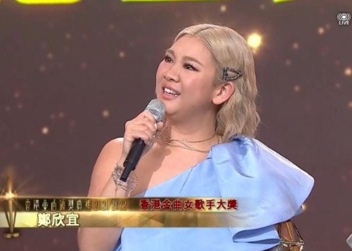 郑欣宜被曝抑郁症后露面,郑欣宜消失三个月首露面