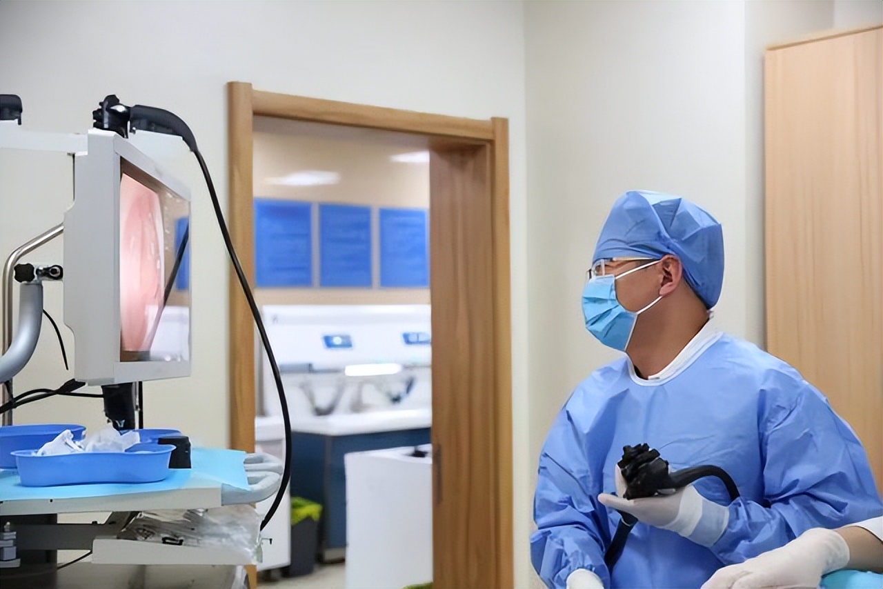 男医生做肠镜会难为情不,做肠镜是男医生还是女医生做的