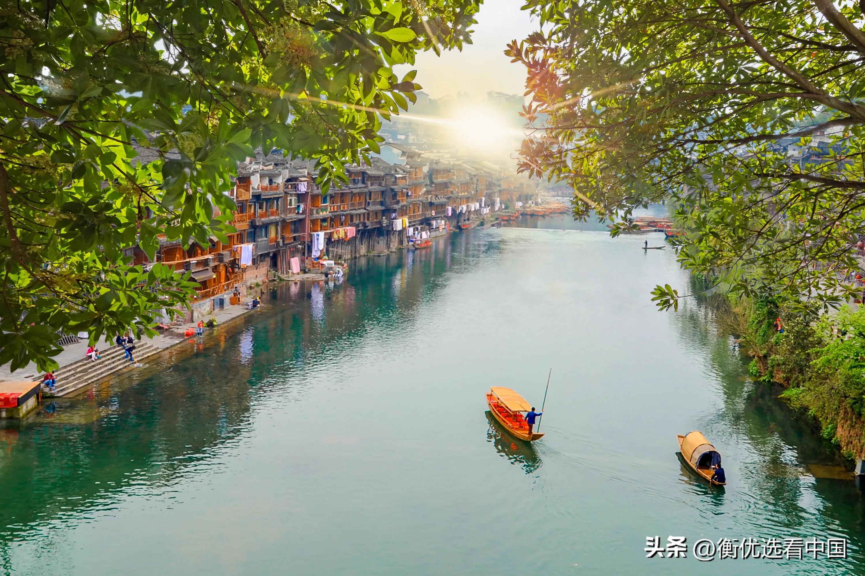 凤凰古城旅游停车避坑,凤凰古城酒吧避坑