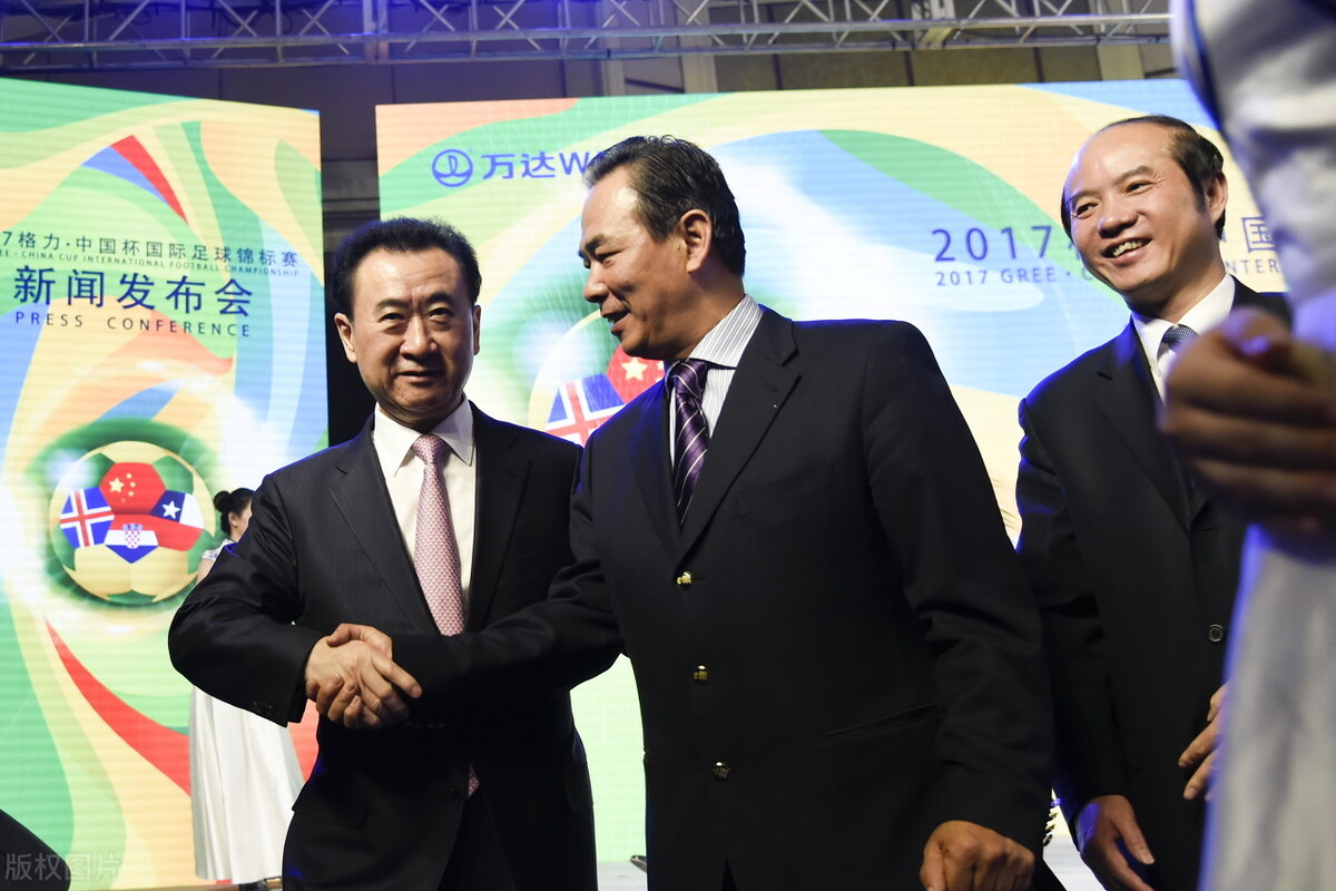 依旧用乒乓球撞击足球的方式去激活足协、振兴国足