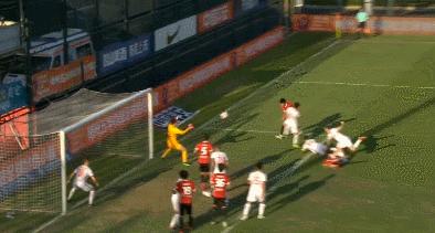 中超争议判罚越位后续,中超第一轮争议判罚成都