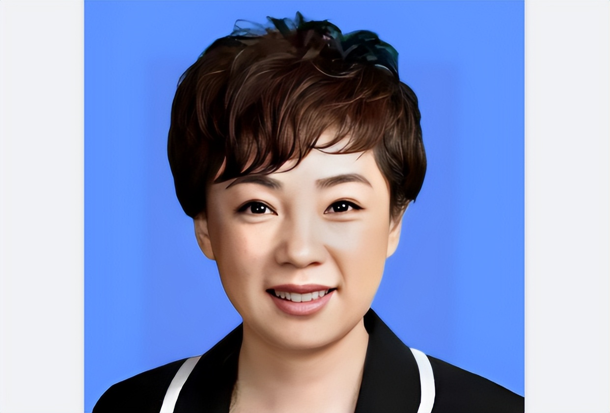 又一个美艳“女老虎”落马，履历惊人，却没守住自己的底线